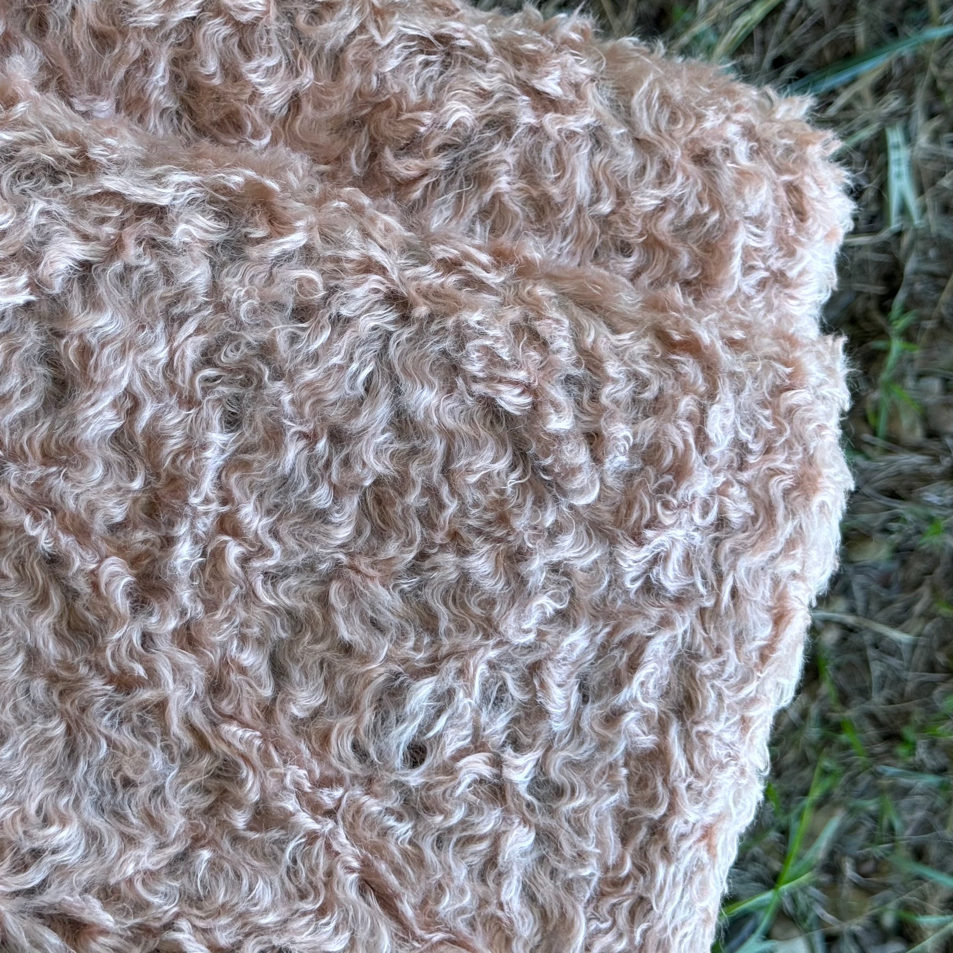 Blush - 26mm Wiggle-Wavy Mohair