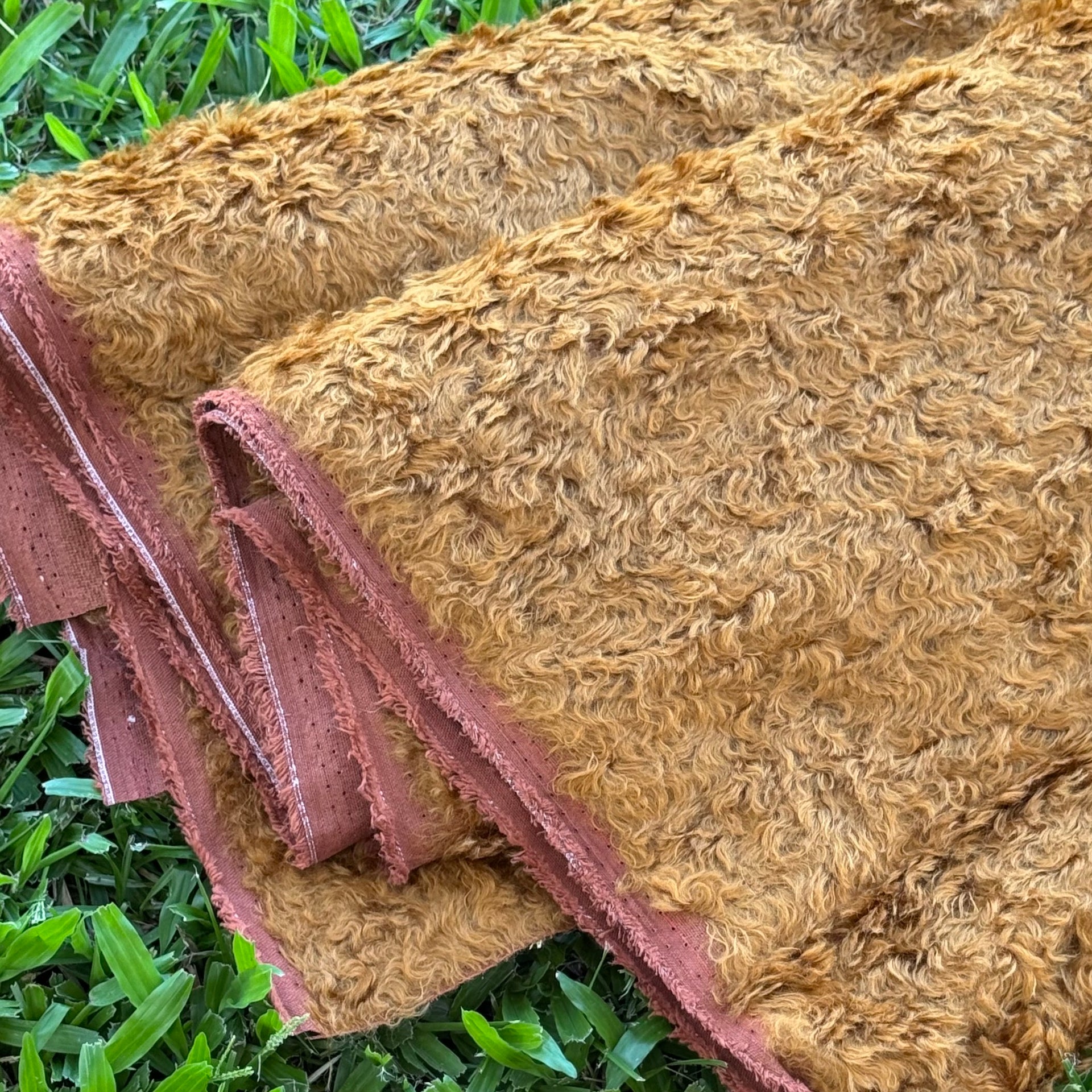 Bronze - 26mm Wiggle-Wavy Mohair