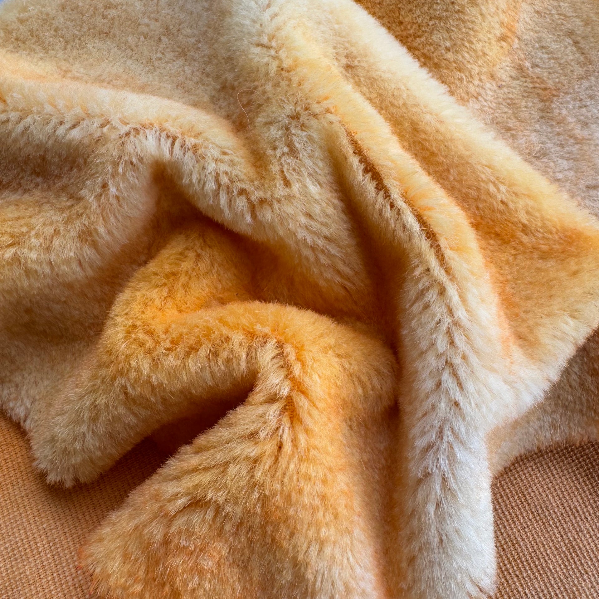 10mm Alpaca  - Hand Dyed Mango Cream Batik - Fat 1/8m  - FEB063