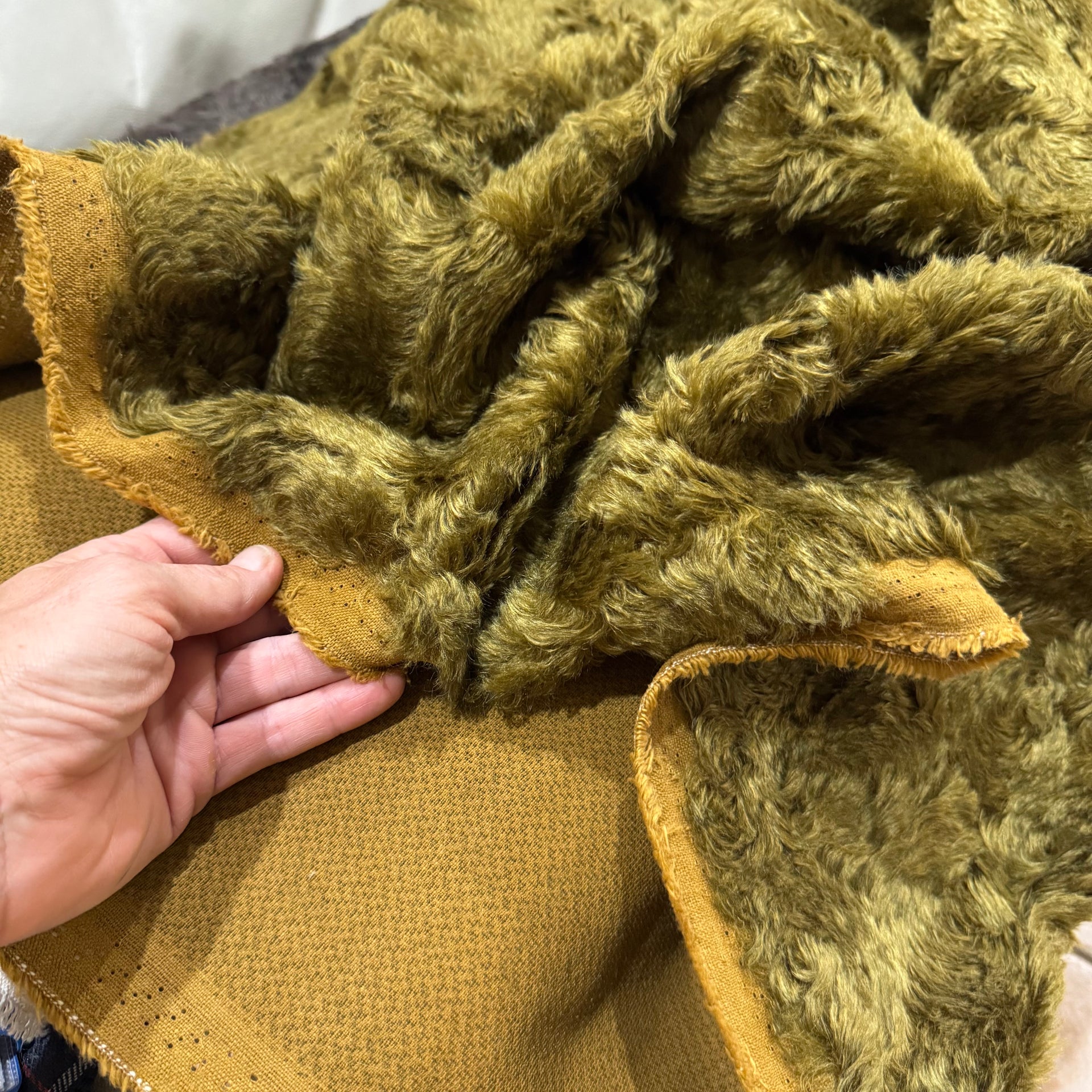 Olive Green - 20mm Swirl-effect Mohair/viscose blend