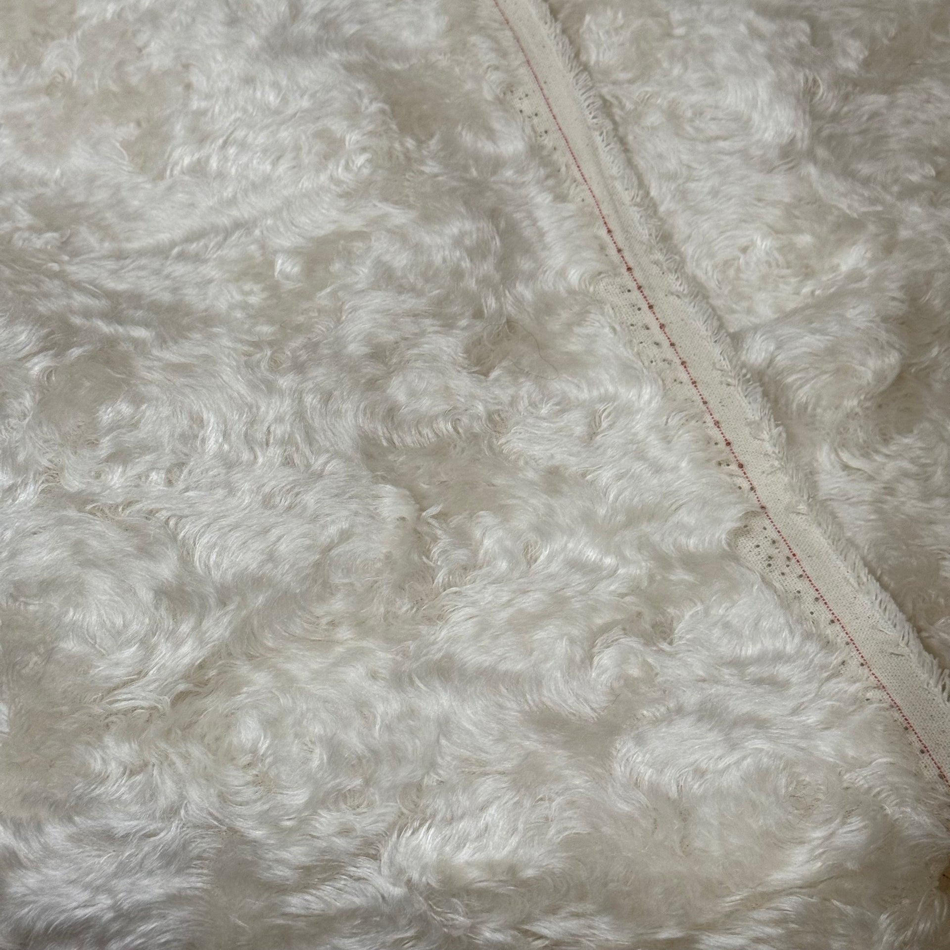 Fresh White - 20mm Swirl-effect Mohair/viscose blend