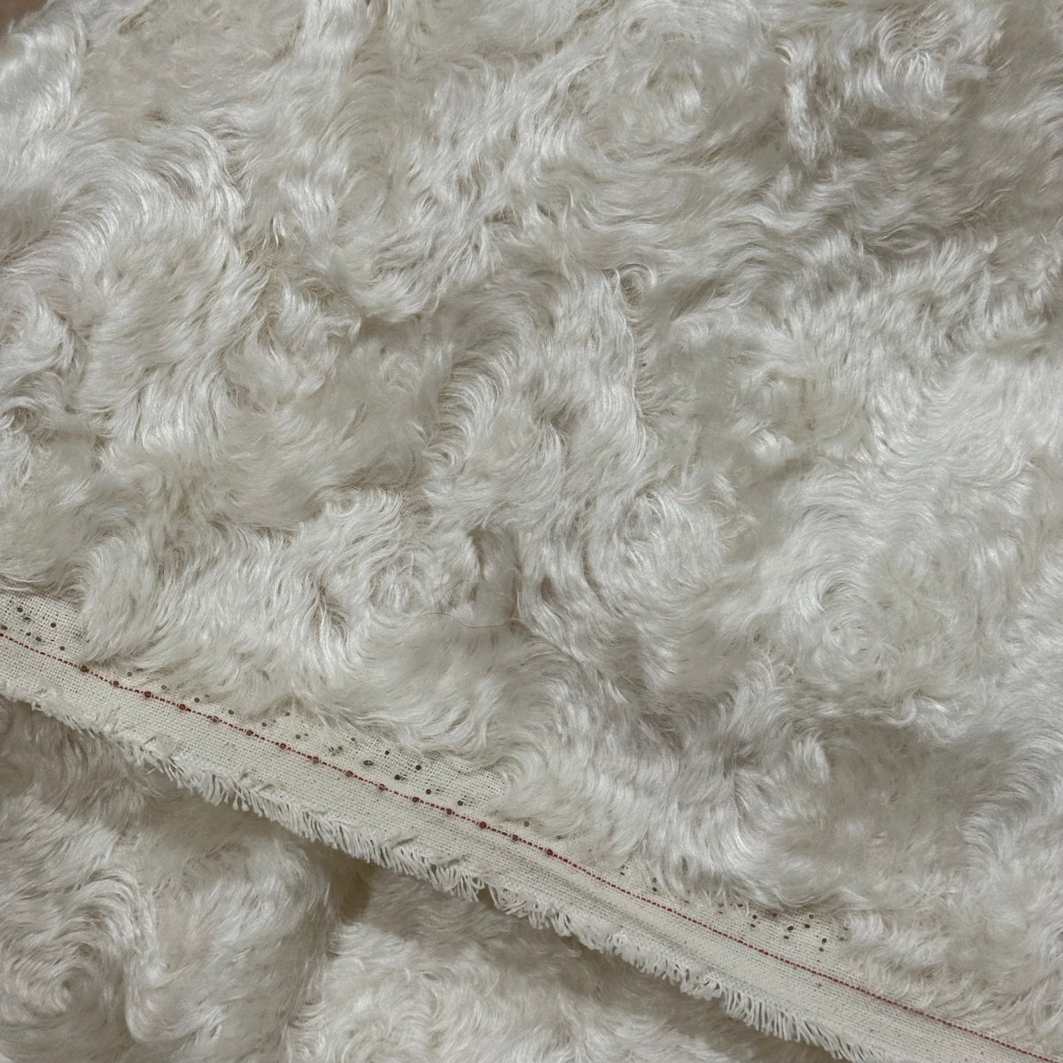 Fresh White - 20mm Swirl-effect Mohair/viscose blend