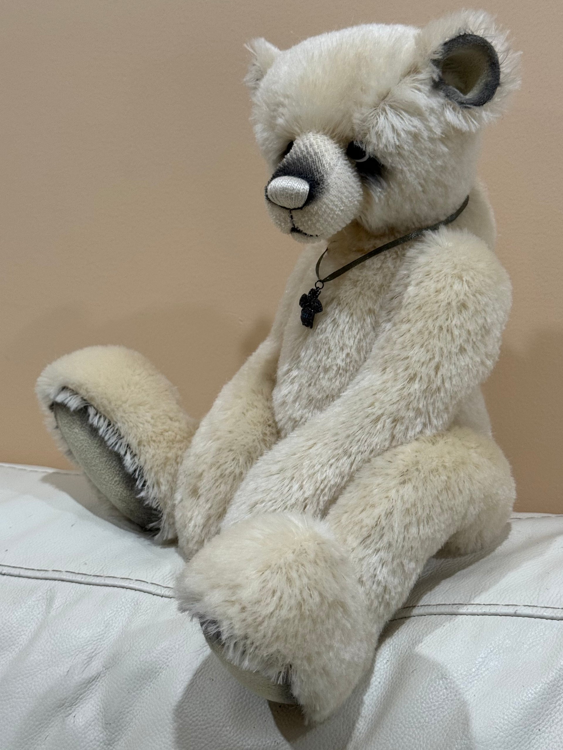 Bumbleghost - 16" Traditional mohair bear by Emma's Bears - OOAK