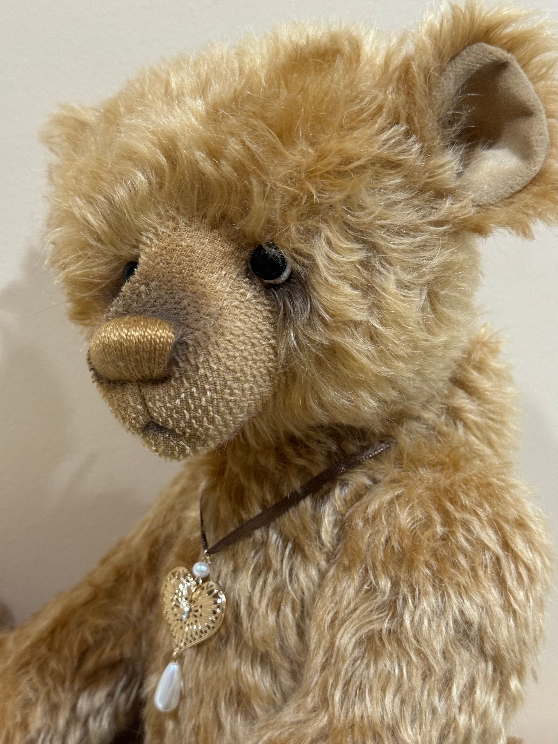 Whistlewhisk - 16" Traditional mohair bear by Emma's Bears - OOAK