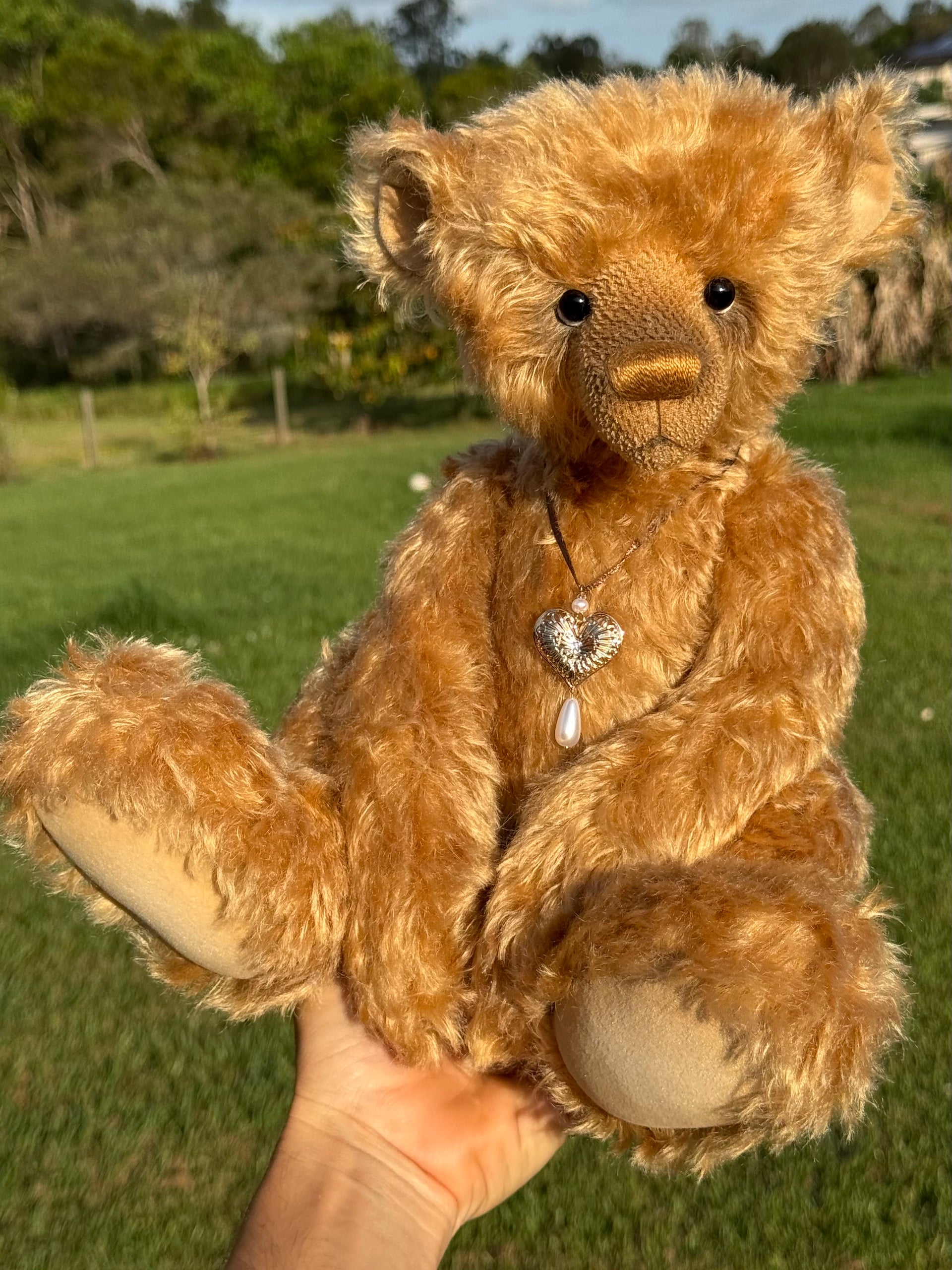 Whistlewhisk - 16" Traditional mohair bear by Emma's Bears - OOAK