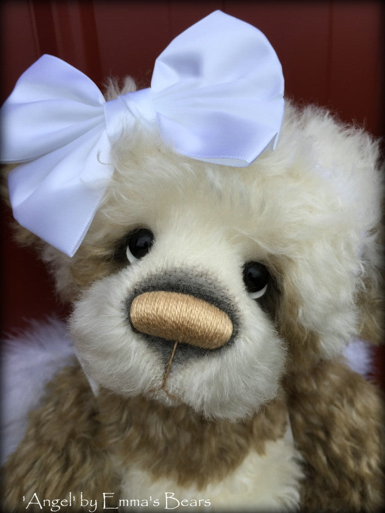 Jasmine - Ivory Curly Kid Mohair
