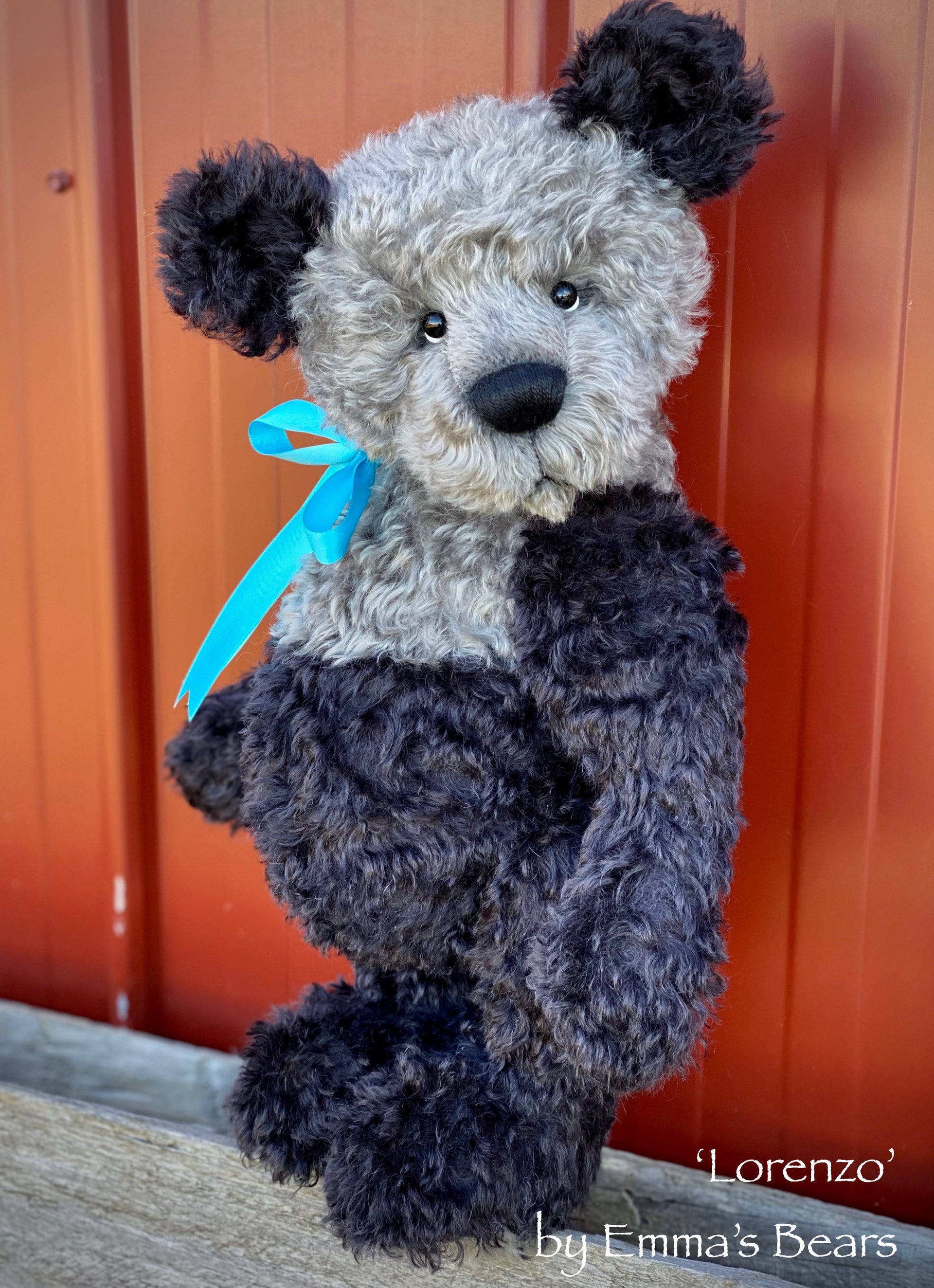 Sable - Black curly Kid Mohair