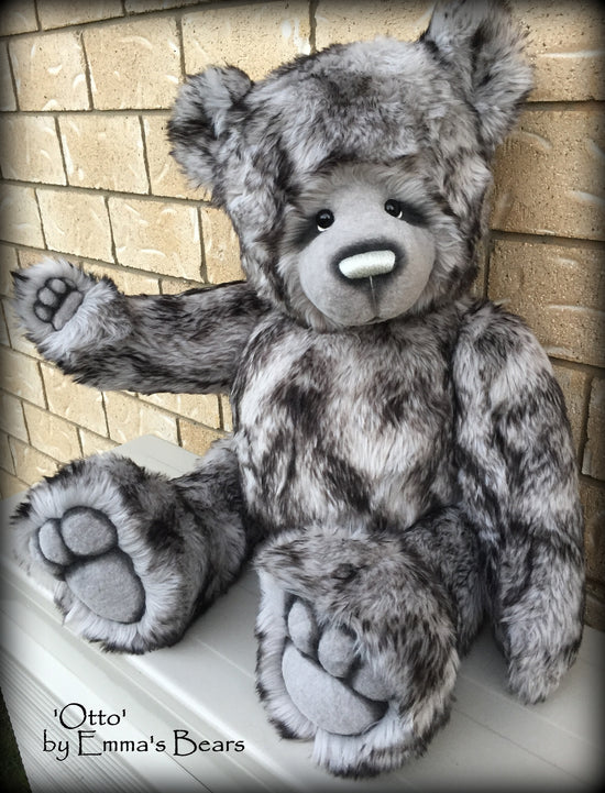 Otto - 32in Faux Fur Artist Bear by Emmas Bears - OOAK